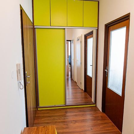 Room 1 Km From Center Bratislava Ngoại thất bức ảnh