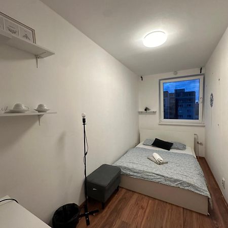 Room 1 Km From Center Bratislava Ngoại thất bức ảnh